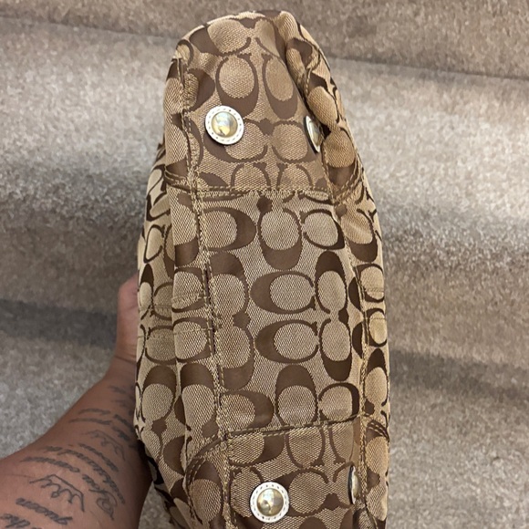 Coach Brown and Cream Signature Shoulder Bag - Picture 4 of 6
